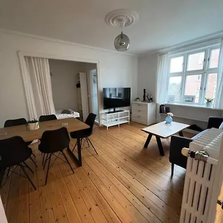 Apartment Hyggelig 1-vaerelses Lejlighed